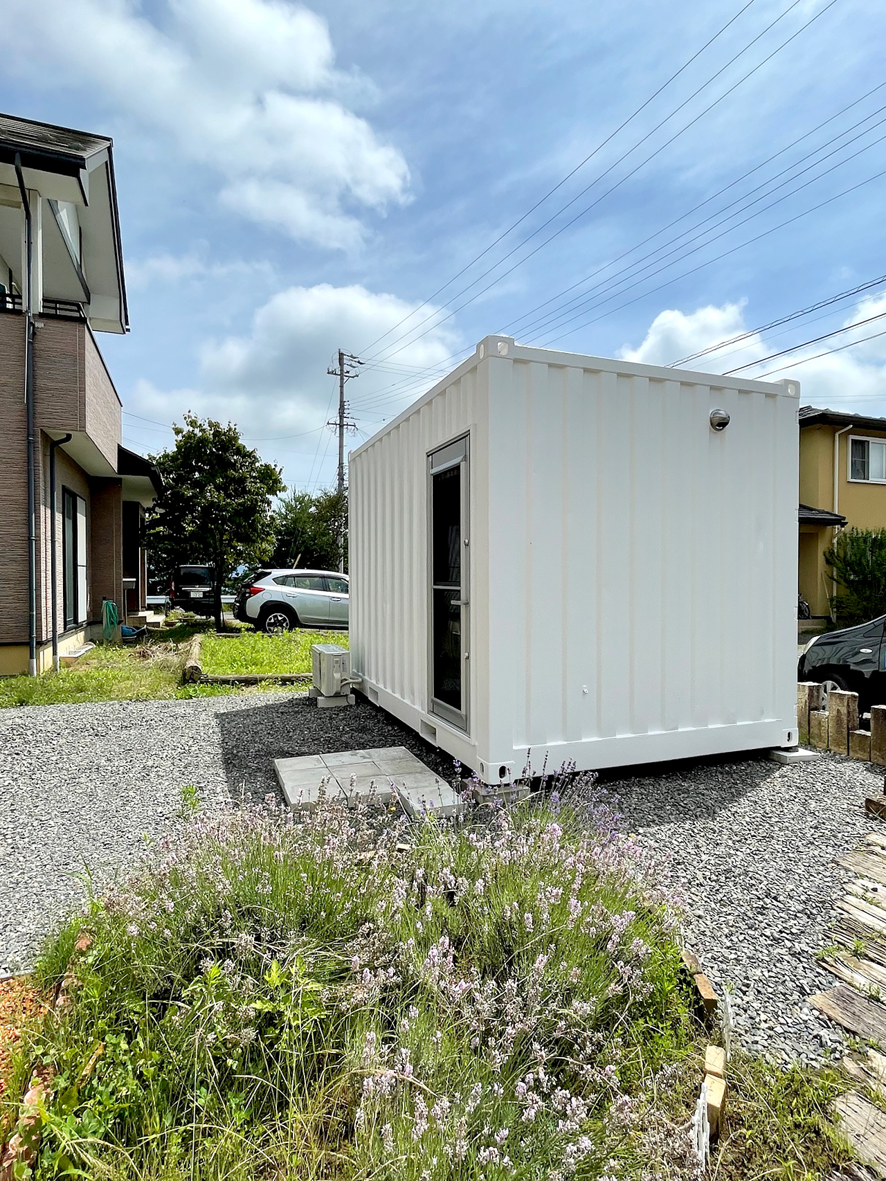 テレワークや趣味部屋に！オフィスコンテナで自宅敷地内に居室を設置（長野県朝日村） | ATS, Japan